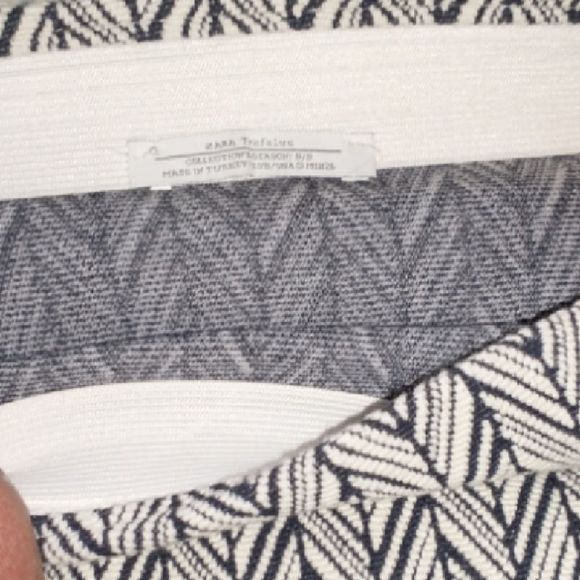 Zara -- Chevron Mini Skirt - Picture 4 of 5